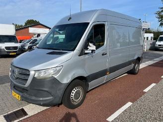 krockskadad bil bedrijf Mercedes Sprinter 314 CDI 105KW L2H2 AUTOM. AIRCO KLIMA NAVI CAMERA 2019/1