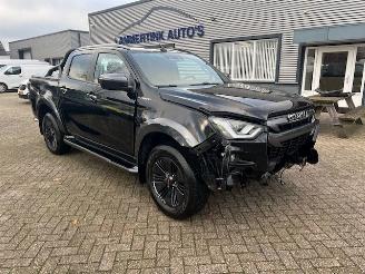  Isuzu D-Max 1.9d 120kw V-CROSS DOUBLE CAB. AUTOM. KLIMA LEER  4WD 2021/10