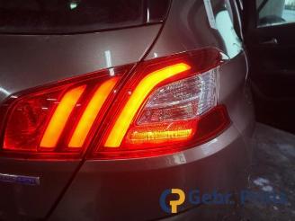 Peugeot 308 308 (L3/L8/LB/LH/LP), Hatchback 5-drs, 2013 / 2021 1.6 BlueHDi 120 picture 14