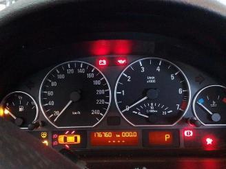 Vrakbiler auto BMW 3-serie 3 serie Touring (E46/3), Combi, 1999 / 2006 325i 24V 2004/6