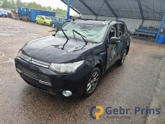 Mitsubishi Outlander Outlander (GF/GG), SUV, 2012 / 2022 2.0 16V PHEV 4x4 picture 4