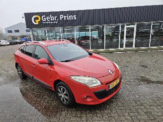 uszkodzony samochody osobowe Renault Mégane 1.5 dCi 90 Combi/o 4Dr Diesel 1.461cc 66kW (90pk) 2010/6