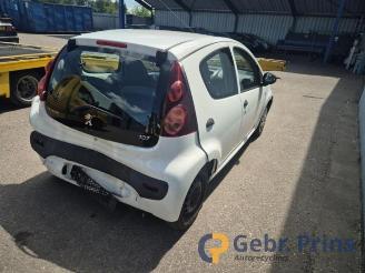 Peugeot 107 107, Hatchback, 2005 / 2014 1.0 12V picture 3