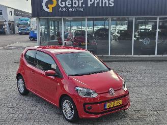 Avarii autoturisme Volkswagen Up! 1.0 12V 75 Hatchback  Benzine 999cc 55kW (75pk) FWD 2013/2
