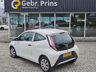 Schadeauto Toyota Aygo 1.0 12V VVT-i Hatchback  Benzine 998cc 51kW (69pk) FWD 2017/10
