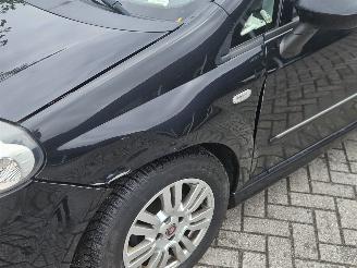 Fiat Punto 0.9 TwinAir Turbo 100 Hatchback  Benzine 875cc 74kW (101pk) FWD picture 10