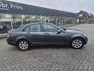 Mercedes C-klasse 2.2 C-180 CDI 16V BlueEFFICIENCY Sedan 4Dr Diesel 2.148cc 88kW (120pk) RWD picture 2