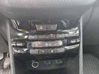 Peugeot 2008 1.2 Vti 12V PureTech 82 MPV  Benzine 1.199cc 60kW (82pk) FWD picture 12