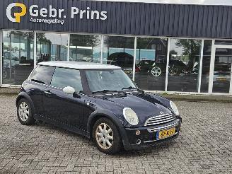 Damaged car Mini Mini COOPER 1.6 85KW 2006/9