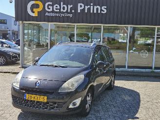 krockskadad bil auto Renault Scenic 1.4 16V TCe 130 MPV  Benzine 1.397cc 96kW (131pk) FWD 2010/3