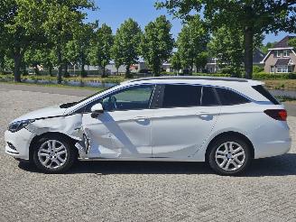 Opel Astra 1.0 Turbo 12V Combi/o  Benzine 999cc 77kW (105pk) FWD picture 4