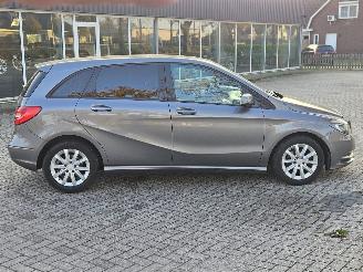 Mercedes B-klasse 1.6 B-180 BlueEFFICIENCY Turbo 16V Hatchback  Benzine 1.595cc 90kW (122pk) FWD picture 2