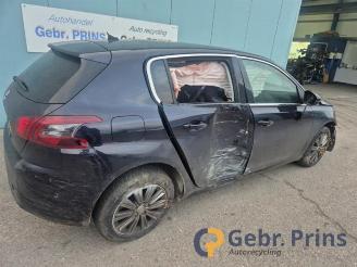 Vrakbiler auto Peugeot 308 308 (L3/L8/LB/LH/LP), Hatchback 5-drs, 2013 / 2021 1.2 12V e-THP PureTech 130 2017/11