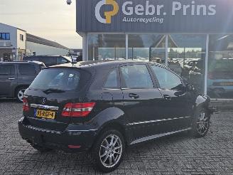 krockskadad bil auto Mercedes B-klasse 1.5 B-160 16V Hatchback  Benzine 1.498cc 70kW (95pk) FWD 2011/5