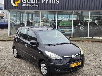 uszkodzony samochody osobowe Hyundai I-10 1.1i 12V Hatchback  Benzine 1.086cc 49kW (67pk) FWD 2010/6