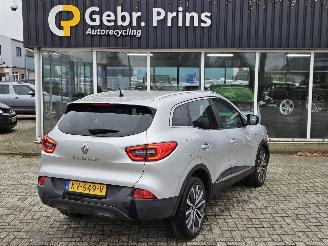 uszkodzony samochody osobowe Renault Kadjar 1.2 Energy TCE 130 SUV  Benzine 1.197cc 96kW (131pk) FWD 2016/12