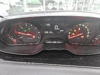 Peugeot 208 1.0 Vti 12V PureTech Hatchback  Benzine 999cc 50kW (68pk) FWD picture 13