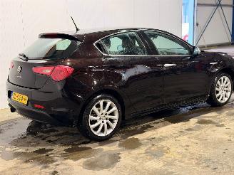 krockskadad bil auto Alfa Romeo Giulietta 1.4 TB 16V MultiAir Hatchback  Benzine 1.368cc 125kW (170pk) FWD 2010/11