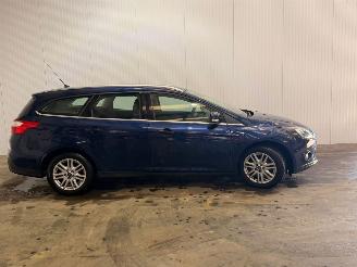 Schadeauto Ford Focus 1.0 Ti-VCT EcoBoost 12V 125 Combi/o  Benzine 998cc 92kW (125pk) FWD 2013/3