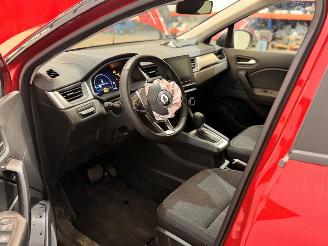 Renault Captur E-TECH HYBRID picture 13