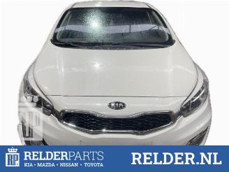 Auto da rottamare Kia Cee d Cee'd (JDB5), Hatchback 5-drs, 2012 / 2018 1.4 CRDi 16V 2015/1