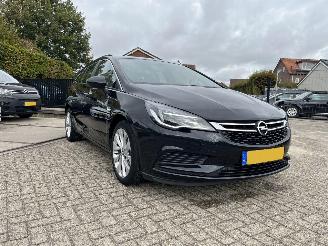 Schadeauto Opel Astra Sports Tourer - 1.0 Innovation 2016/7