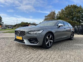 Vaurioauto  passenger cars Volvo V-90 2.0 D4 R-Design Pano 111.861 KM !! 2018/11