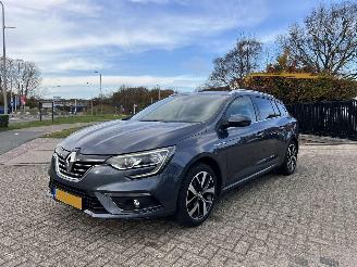 damaged passenger cars Renault Mégane 1.3 TCe Bose  114.276 KM !! 2018/8