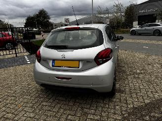 Peugeot 208 1.2 Allure 26.169 KM !! picture 25