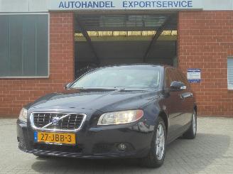 krockskadad bil auto Volvo V-70 2.0D Limited Edition 136pk, Navi, Leer, Climate & Cruise control 2009/4
