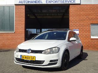 Unfallwagen Volkswagen Golf 1.2 TSI Highline \"CUP\", DSG Autom., Panorama, Navi, Airco 2014/5