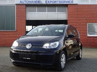 Schadeauto Volkswagen Up! 48kw Euro6-d, Airco, Lane assist, DAB+ MMS 2023/4