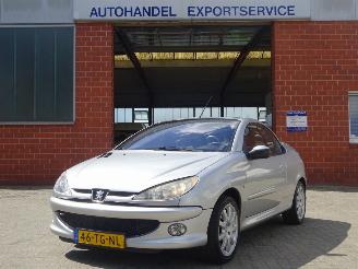 Coche accidentado Peugeot 206 CC Cabrio 1.6-16V Quiksilver, Climate & Cruise control 2006/8