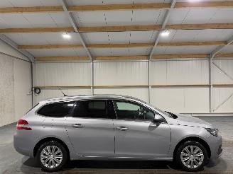Schadeauto Peugeot 308 1.2 PureTech 96kW Automaat Leder Panoramadak Blue Lease Premium 2018/8