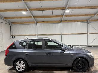 Unfallwagen Kia Cee d 1.4CVVT 66kW Clima X-Ecutive 2011/1