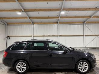 Vaurioauto  passenger cars Skoda Octavia 1.0TSI 85kW Automaat Ambition Business 2018/8