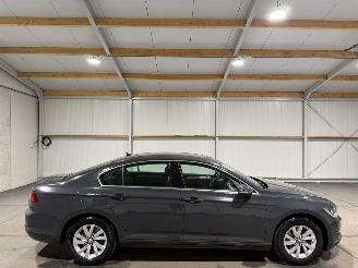 Coche accidentado Volkswagen Passat 1.4TSI 110kW ACT Business Edition 2015/9