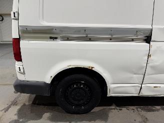 Volkswagen Transporter 2.0TDI 81kW L2H1 Koelwagen picture 14