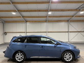 Unfallwagen Toyota Auris Touring Sports 1.8Hybrid 73kW Executive Panoramadak 2017/9