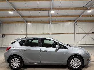 Vaurioauto  passenger cars Opel Astra 1.4 74kW Edition 2015/4