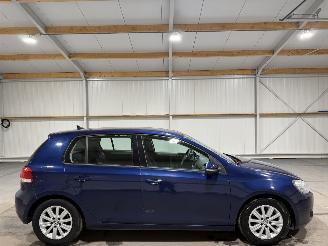 Damaged car Volkswagen Golf 1.6TDI 77kW Bluemotion ECC Navi 2012/10