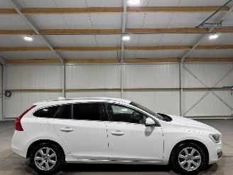 damaged passenger cars Volvo V-60 2.0T4 140kW Ocean Race Clima Camera 2016/3