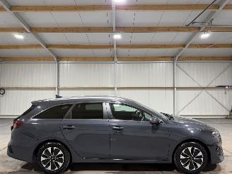 damaged passenger cars Kia Ceed 1.6GDI PHEV 77kW Automaat DynamicPlusLine 2022/1