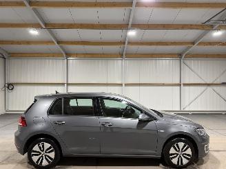 krockskadad bil auto Volkswagen Golf e 36kWh 100kW Automaat 2017/11