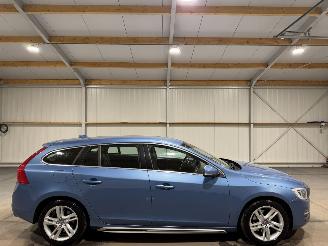 krockskadad bil auto Volvo V-60 2.0T5 180kW Automaat Summum 2015/3