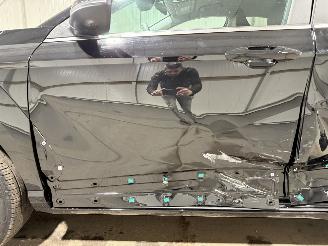 Hyundai Kona 65.4kWh 160kW Premium picture 21