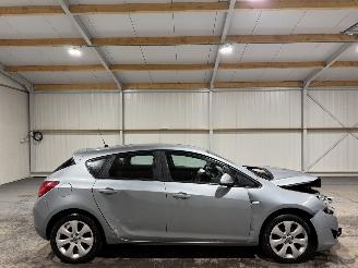 uszkodzony samochody osobowe Opel Astra 1.4Turbo 103kW Edition 2011/9