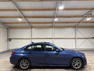 skadebil auto BMW 3-serie 318i 115kW Automaat Business Edition 2021/9