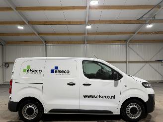 Schade bestelwagen Opel Vivaro 1.5CDTI 75kW Airco L1H1 Edition 2021/1