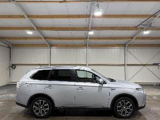 Avarii autoturisme Mitsubishi Outlander 2.0 89kW PHEV LPG Executive Edition X-Line 2015/1